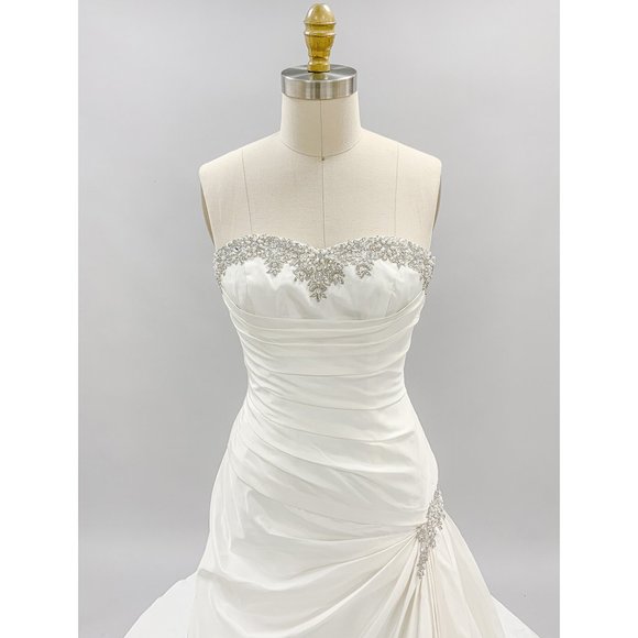 US Bridal Size 4 (EU size 8) - Pleated Taffeta Trumpet Wedding dress - Picture 2 of 6